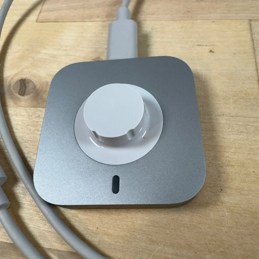 Oura Ring Gen 3 Charger Size 8 Gray Magnetic Charging Dock with USB-C Cable
